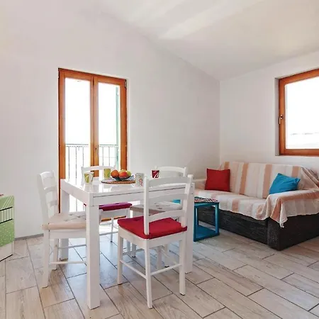Cozy In With Kitchen Apartment Maslenica