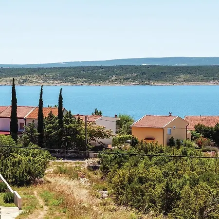 One-bedroom In דירה